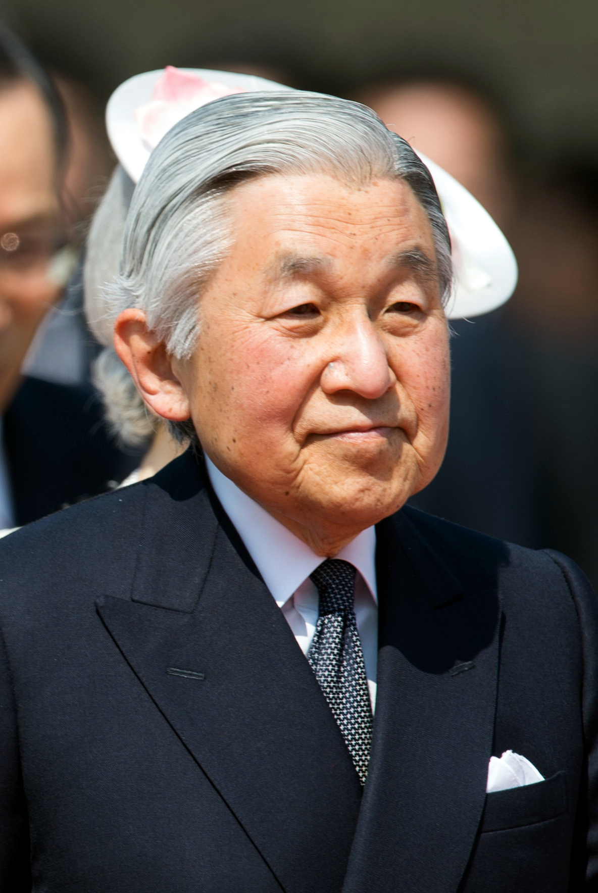 Emperor_Akihito_cropped_2_Barack_Obama_and_Emperor_Akihito_20140424.jpg